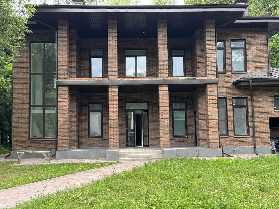 Дом 450.0 м²