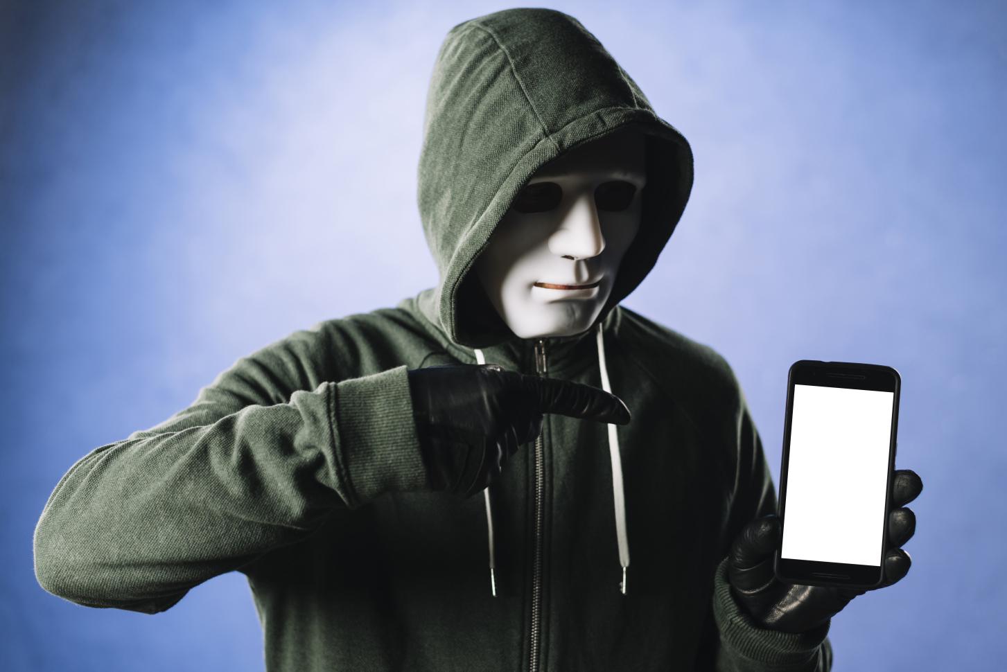 Минстрой предупредил россиян о мошенниках с «возвратом переплаты» за отопление